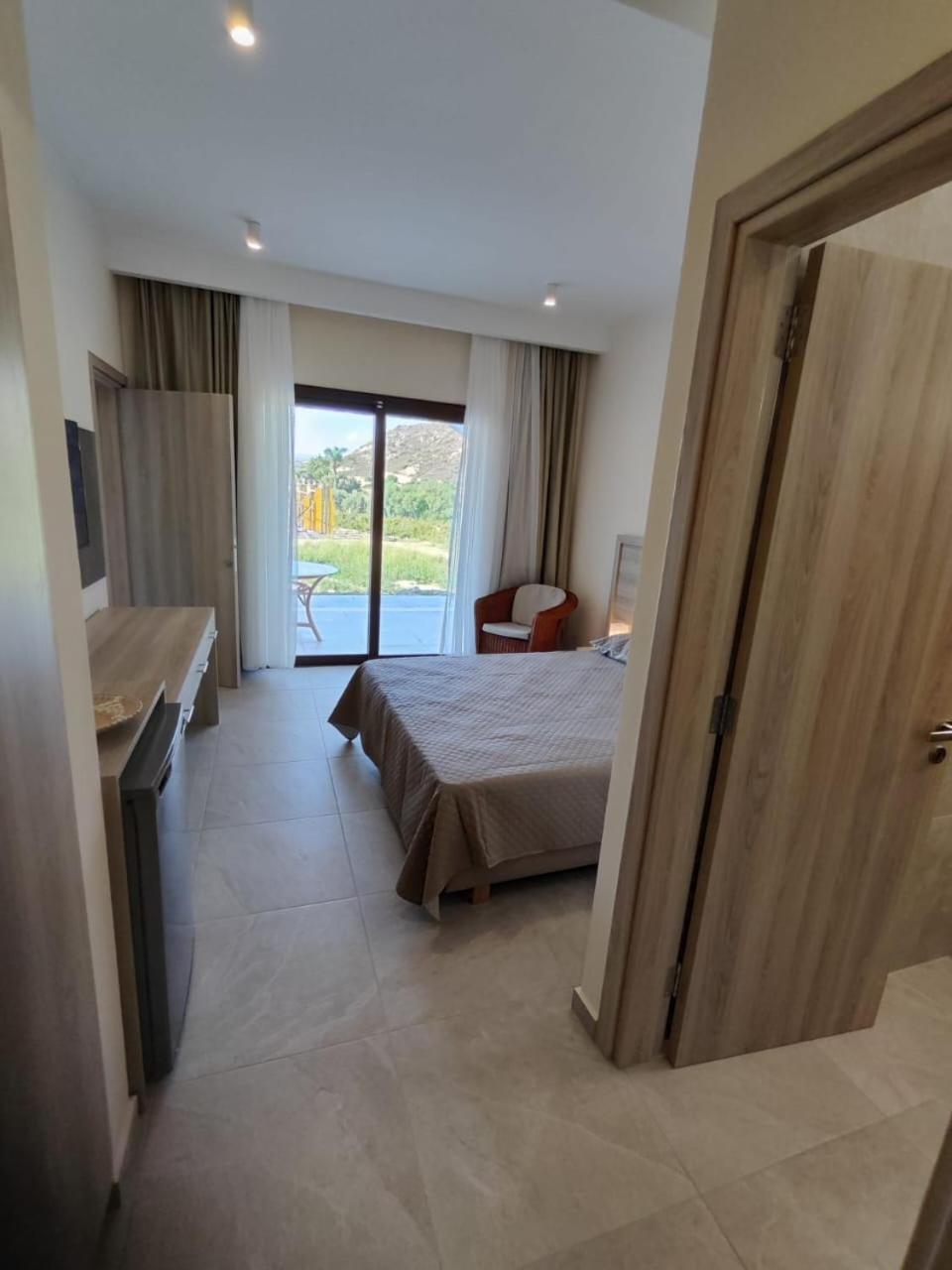 Vina Oliva Resort Pissouri Exteriér fotografie